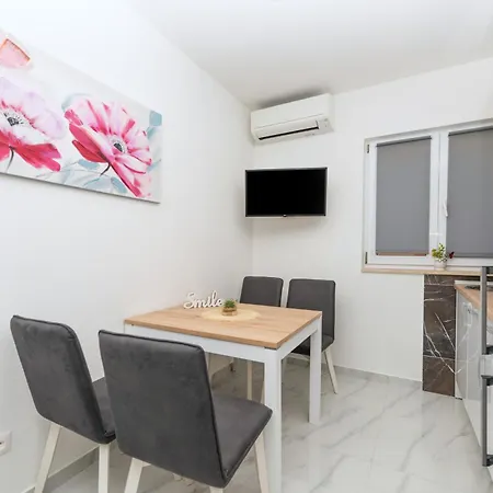 Apartmants Sestic Tucepi Exterior photo